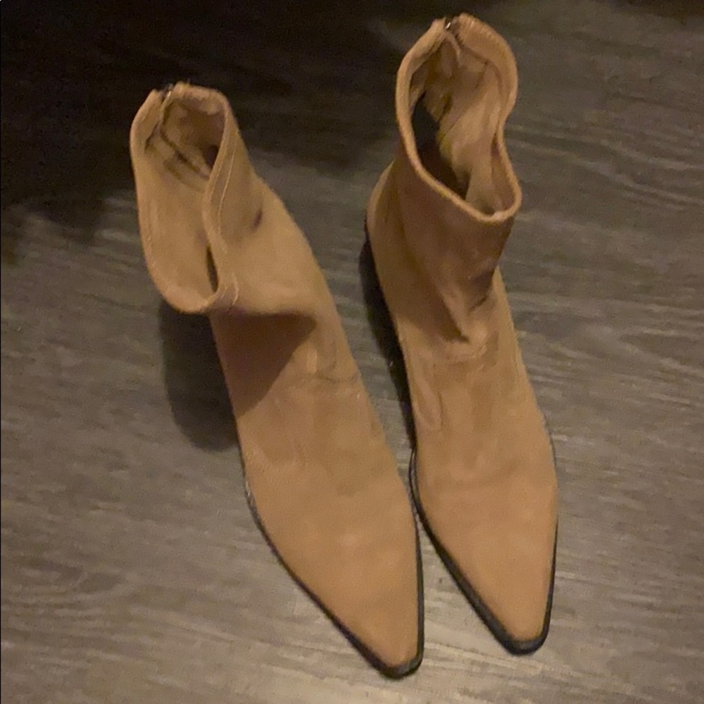 Boots - Picture 2 of 5
